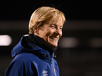 Vera Pauw | 'We don't bring in...